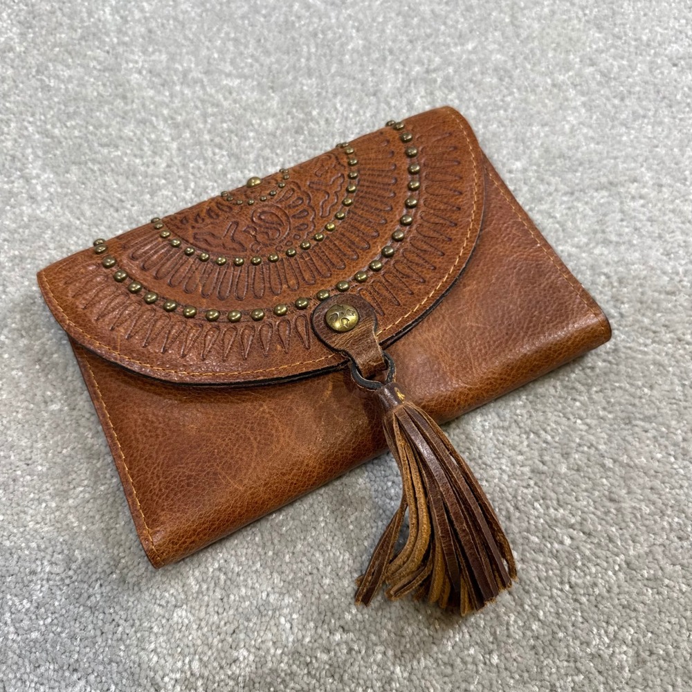 Patricia Nash Colli Cognac Leather Tooled Studded Tassel Wallet Brown EUC P32706